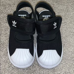 New never worn Toddler unisex turtle shell shoes